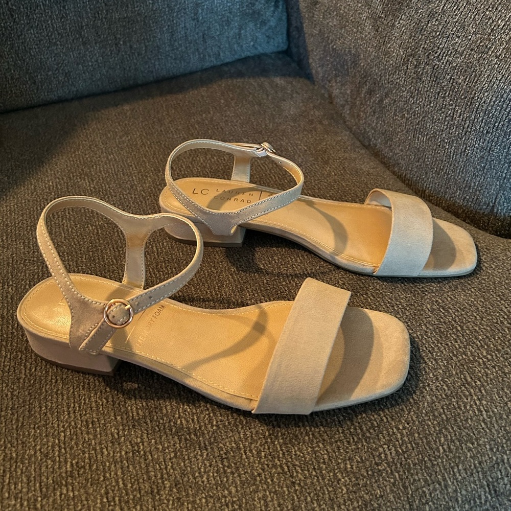NWT LC Lauren Conrad Nude Sandals - Size 8